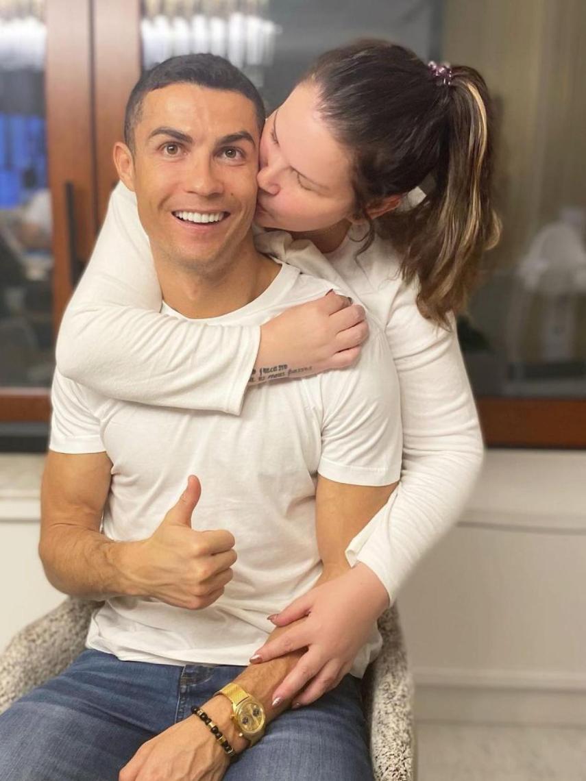 Katia Aveiro y Cristiano Ronaldo en una imagen compartida en redes sociales.