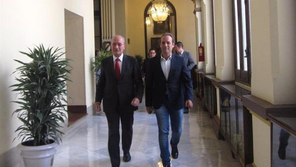 El alcalde de Málaga, Francisco de la Torre, y Juan Cassá en una imagen de Archivo.