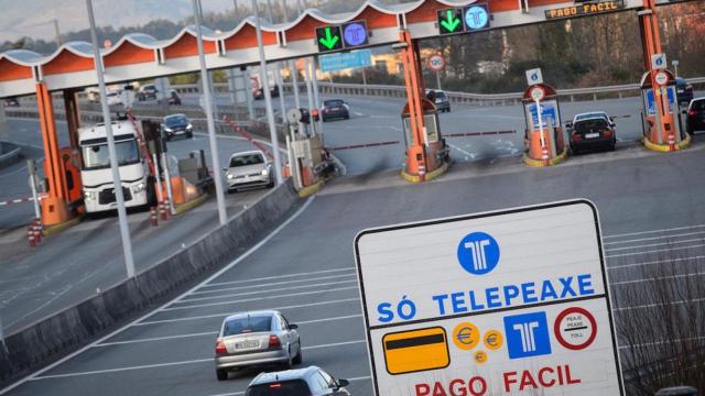 Un peaje de la autopista AP-9.