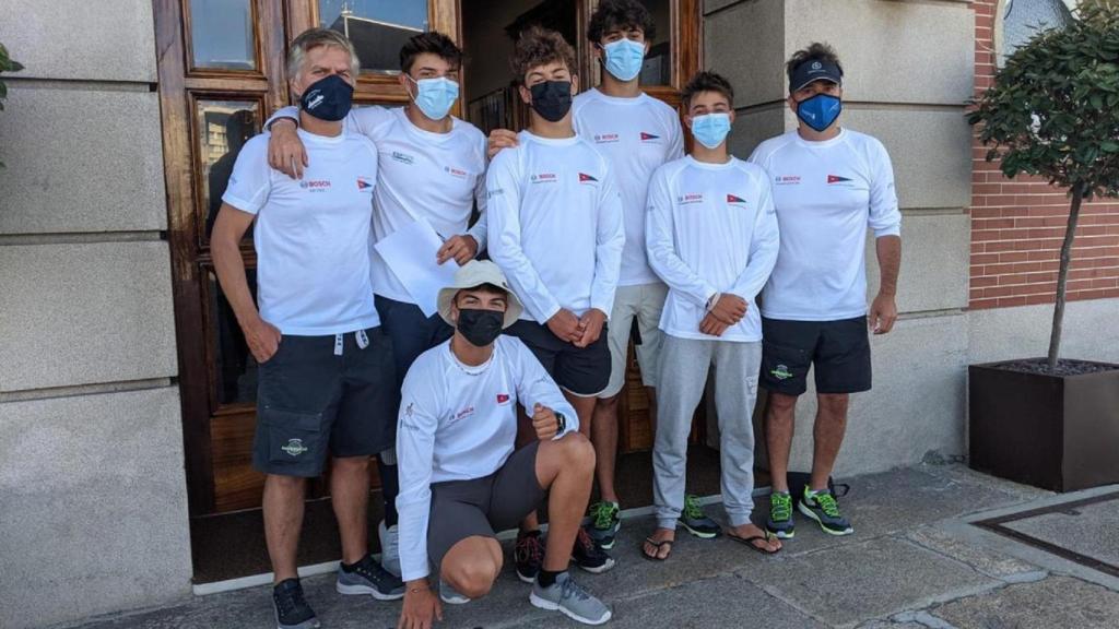 La jovencísima tripulación del ‘Bosch Service Solutions’.