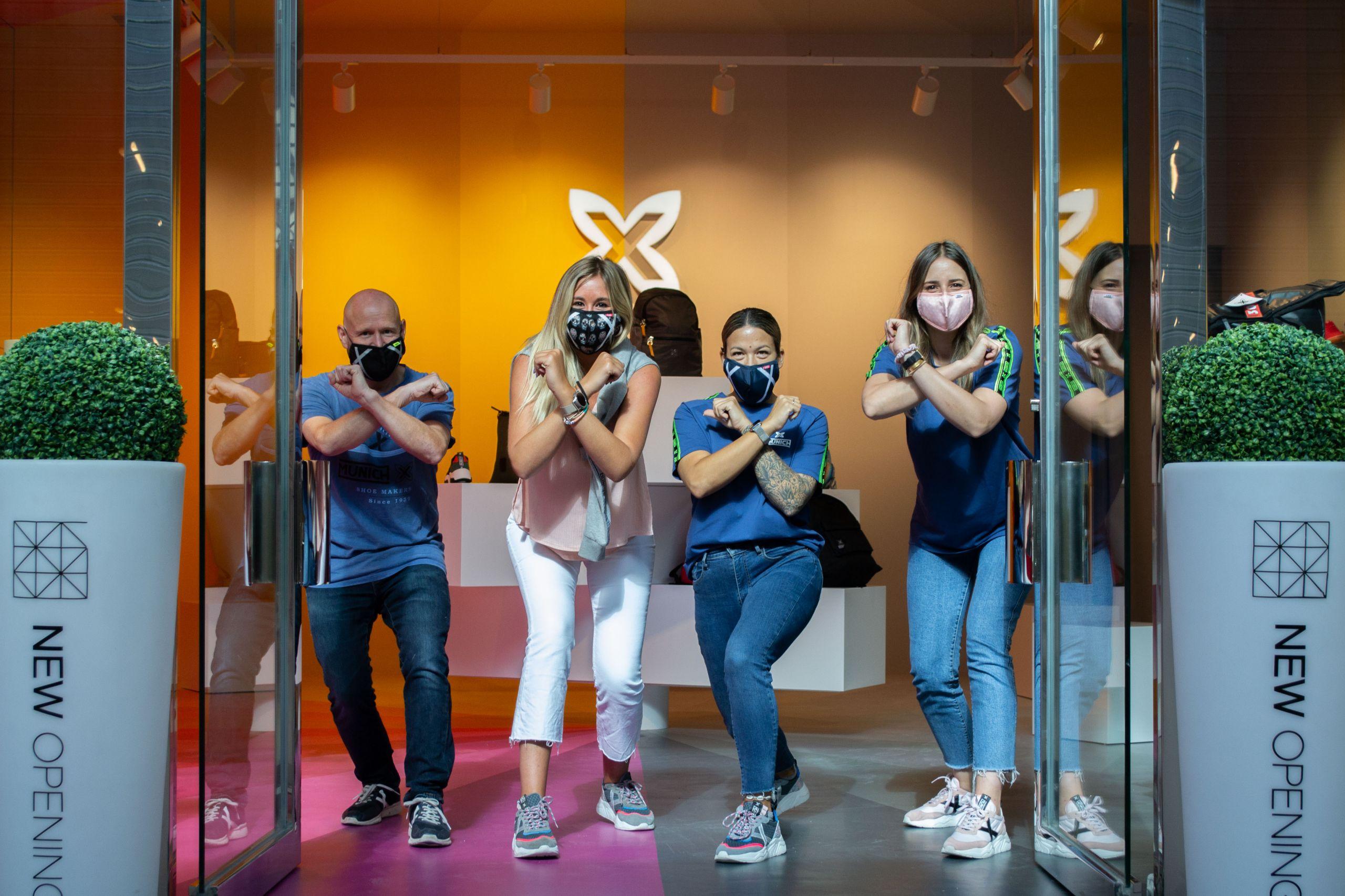 El equipo que atenderá a los clientes en la tienda Munich (Coruña The Style Outlets).