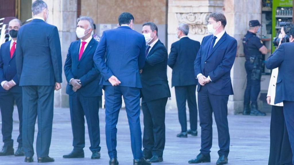 Page saluda a Pedro Sánchez