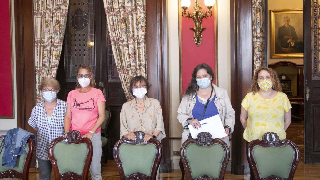 A Coruña firma un convenio con cuatro entidades para controlar las colonias felinas