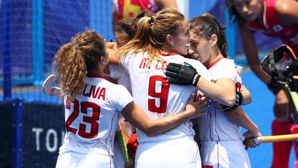 La selección femenina de hockey sobre hierba celebra su victoria ante Japón en los JJOO de Tokio 2020