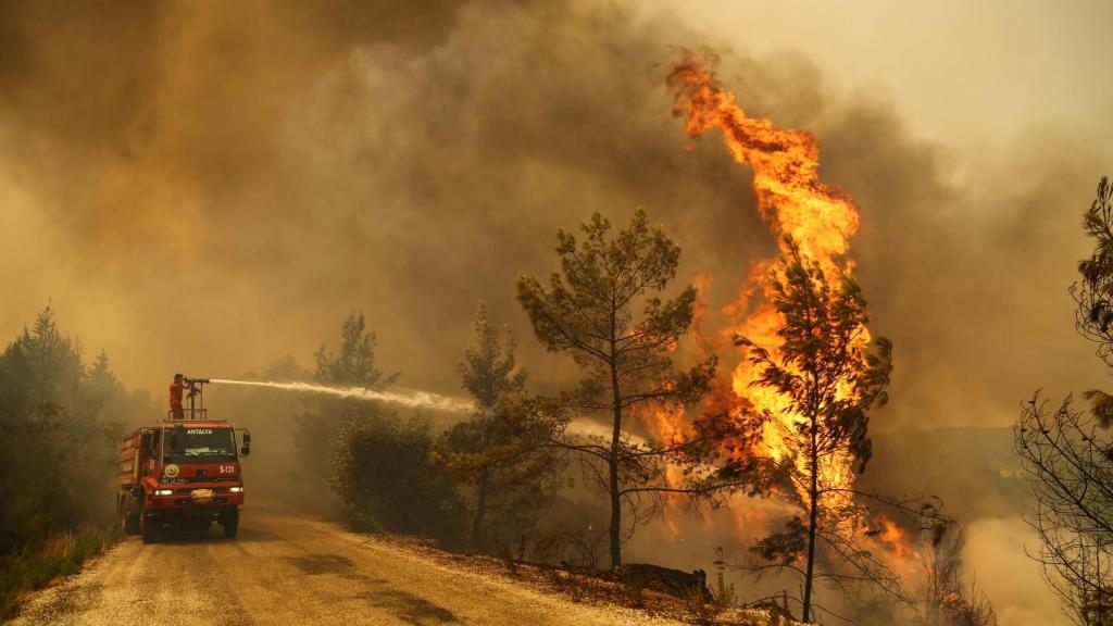 Turquía continúa la lucha contra la ola de incendios