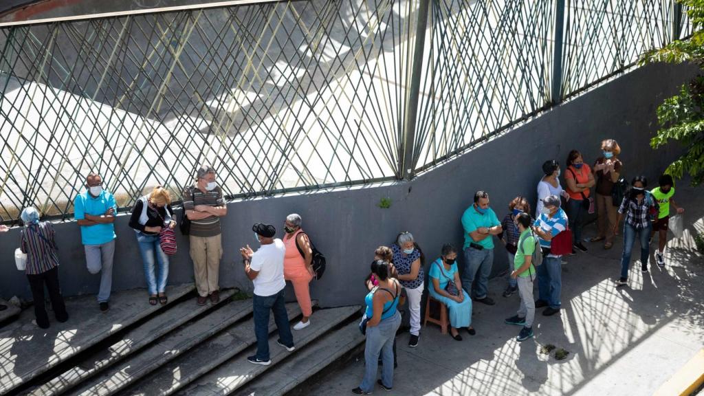 A la lentitud de la vacunación en Venezuela hay que sumarle la escasez de la Sputnik V.