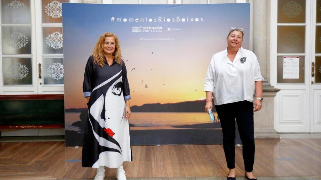 Carmela Silva y Lina Solla durante la reunión de esta mañana