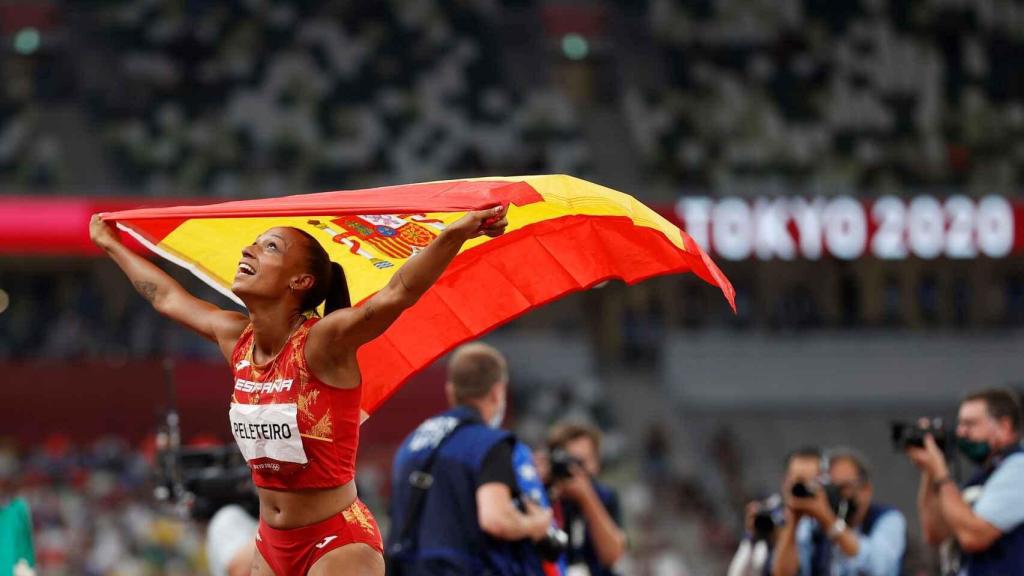 Ana Peleteiro, celebrando su bronce