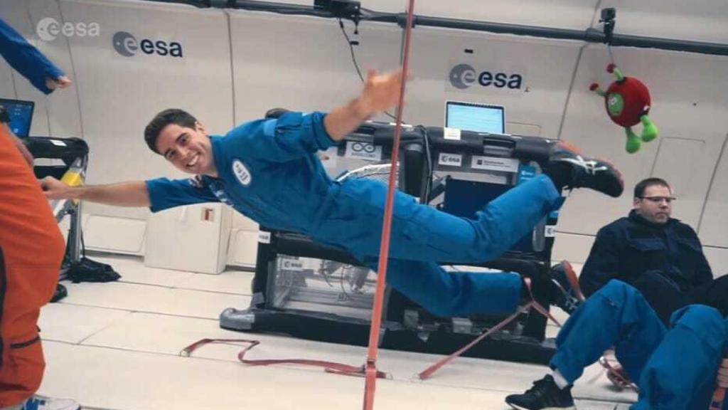 Álvaro Soria, en un vuelo parabólico