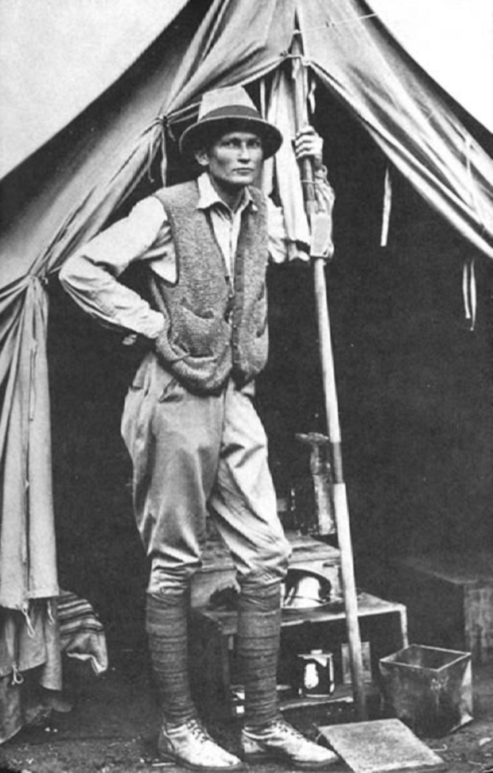 Hiram Bingham III en Machu Picchu en 1912.