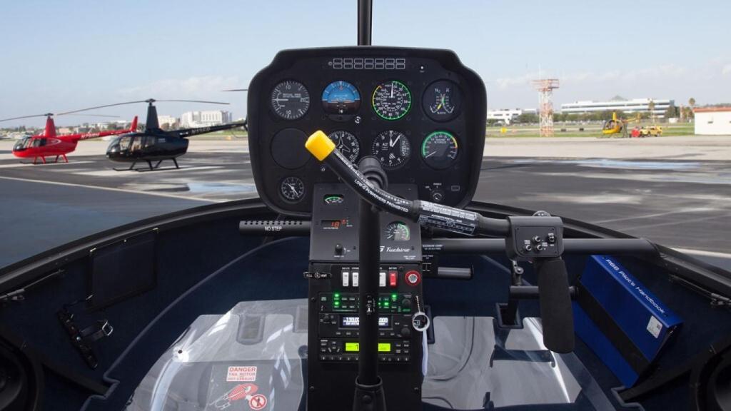 Cabina de vuelo más básica del R66