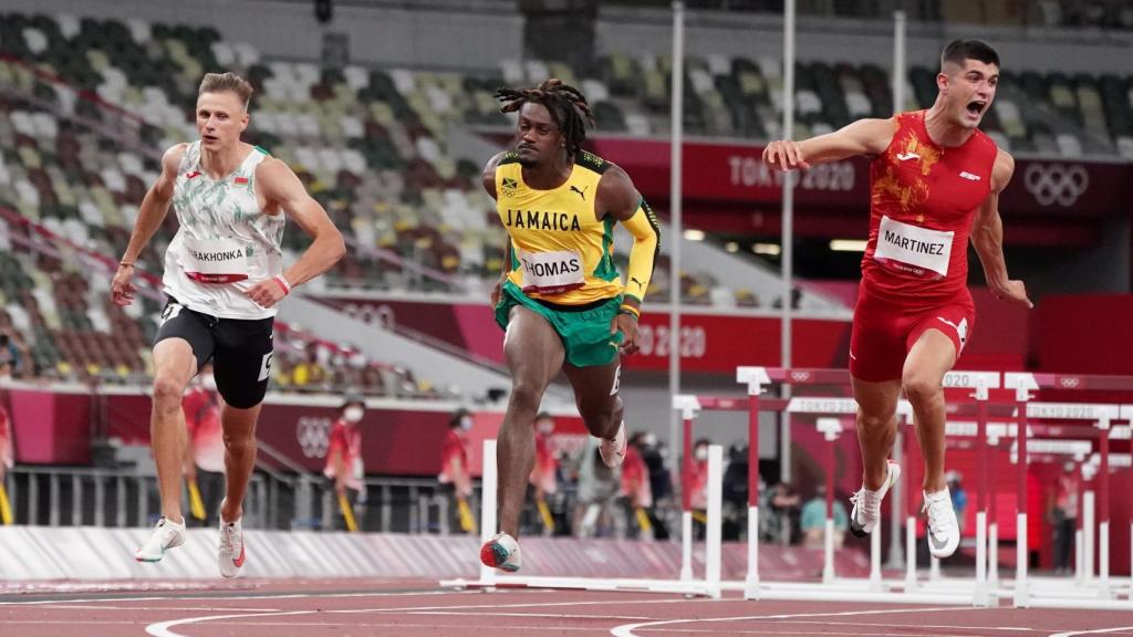 Asier Martínez en una prueba de los 110 vallas en los Juegos Olímpicos de Tokio 2020