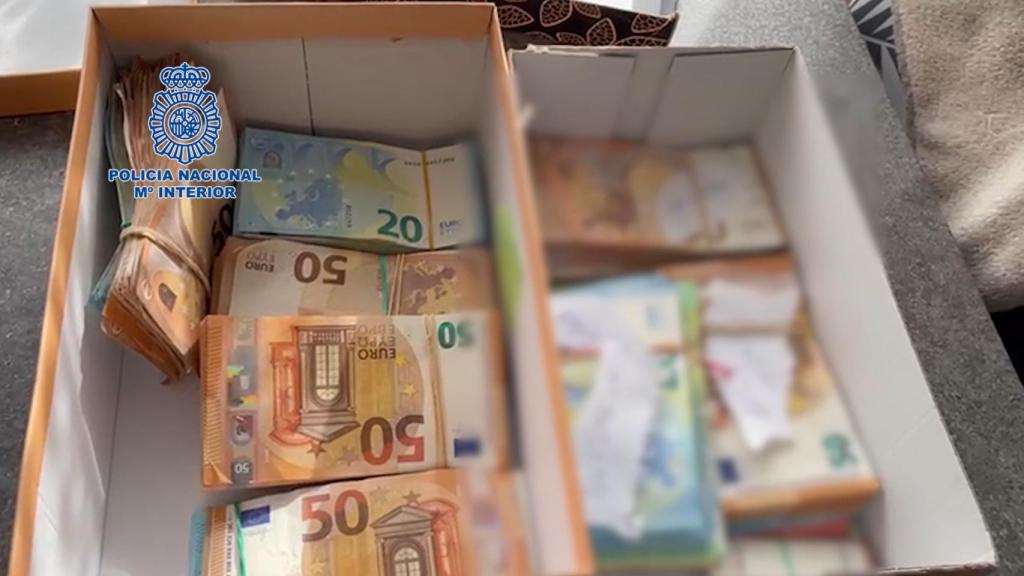 Imagen del dinero incautado.