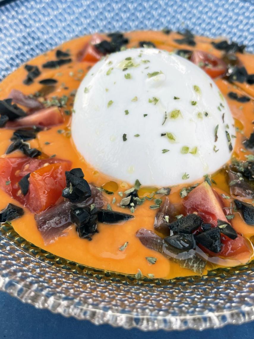 Ensalada de salmorejo y burrata - Kiosco La Cerca