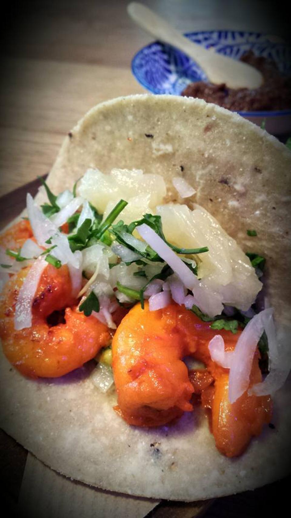Taco de langostino al pastor - La Tomata