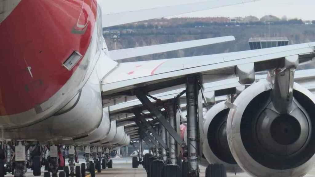 Las aerolíneas ven la luz: sacan a sus trabajadores del ERTE mientras Bruselas avala los millonarios rescates
