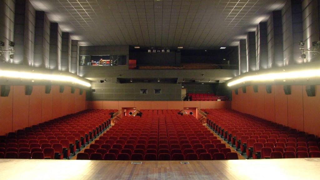 Sala de cine del Colegio Salesianos de Vigo.