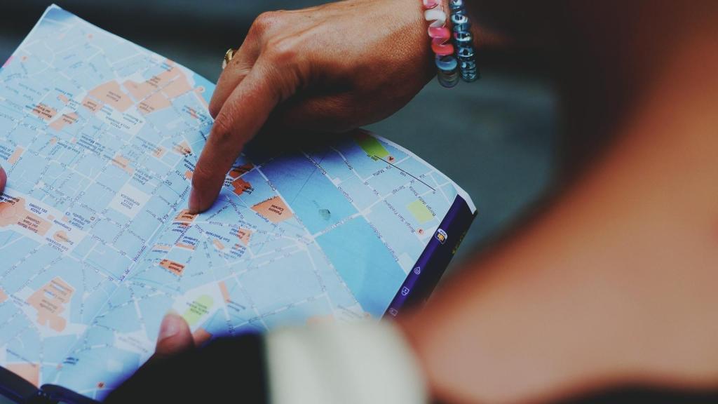 GuruWalk es la plataforma líder de free tours en todo el mundo que pone en contacto a viajeros con guías locales en más de 110 países.