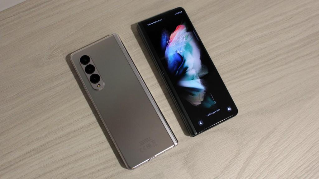 Samsung Galaxy Z Fold 3