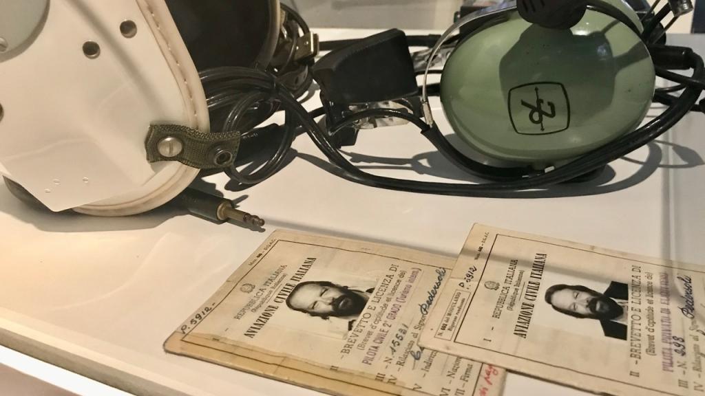 Objetos en los que se ve la faceta de piloto de aviación de Bud Spencer.