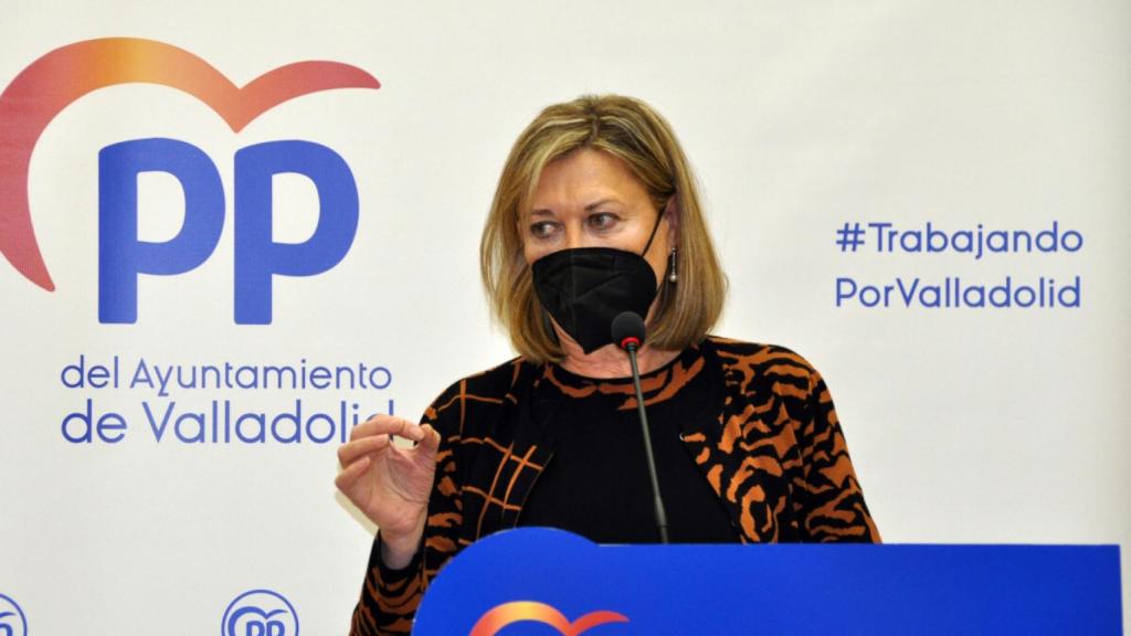 Pilar del Olmo durante un acto del Grupo Popular del Ayuntamiento de Valladolid