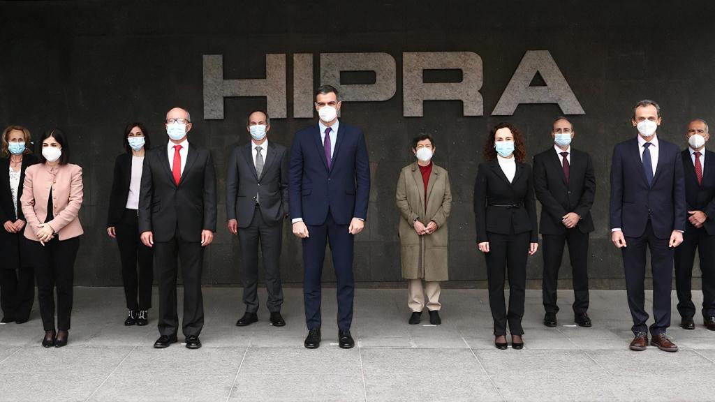 Pedro Sánchez en las instalaciones de Hipra.