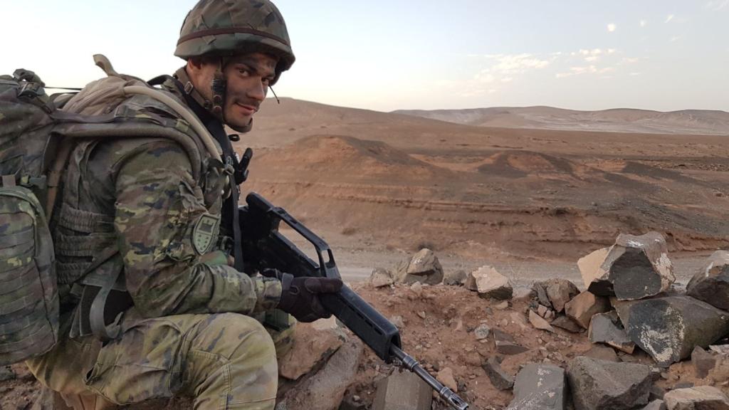 Tarife, durante unas maniobras cuando era soldado.