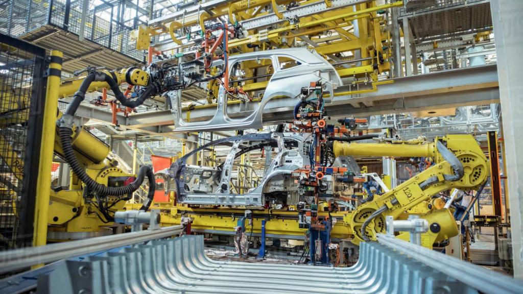 Imagen de una fábrica de automóviles.