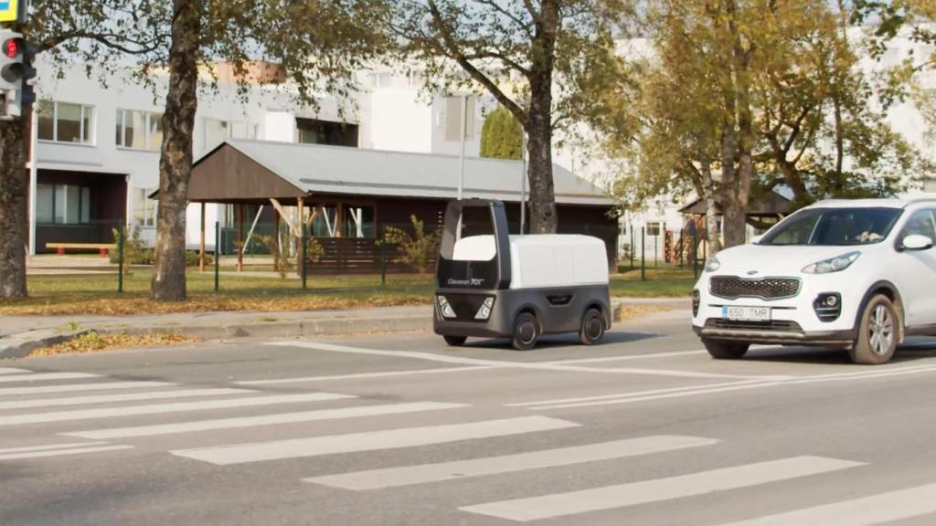 Cleveron 701, robot autónomo de reparto