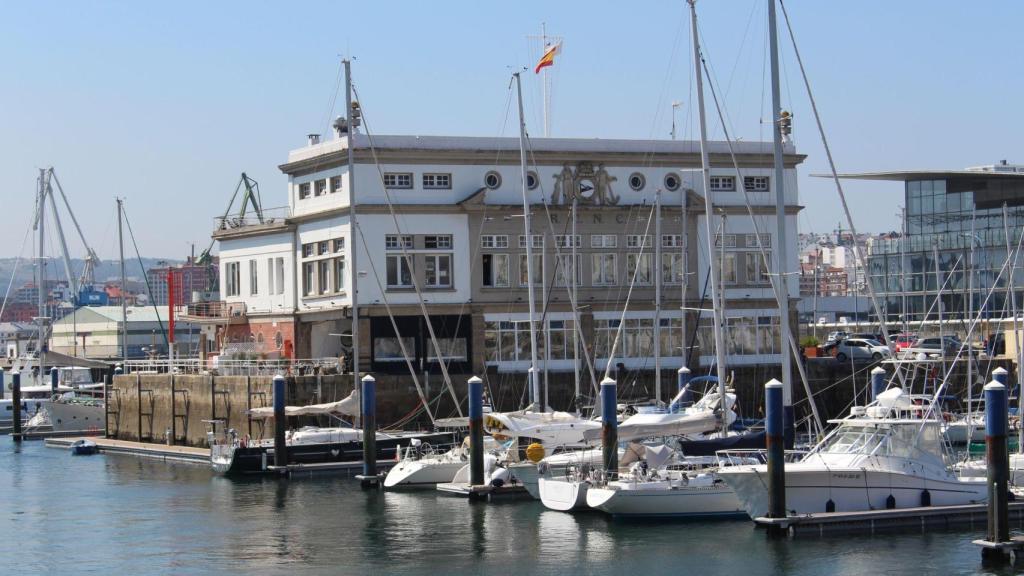 La Marina, un día soleado.