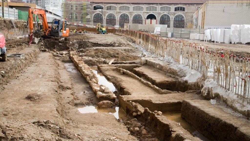 Camino localizado en la calle Muñoz Rojas.