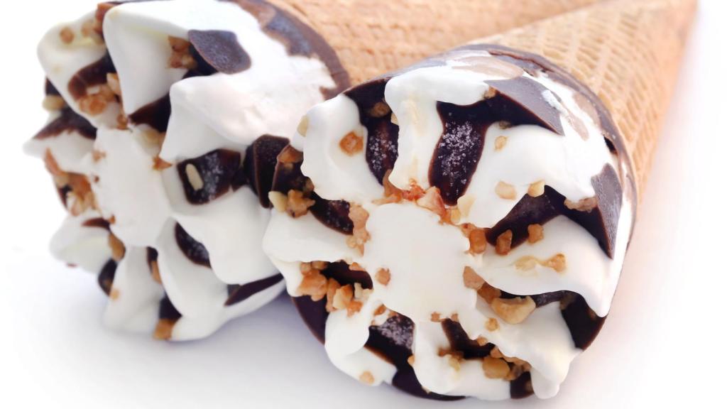 Unos helados en forma de cono.