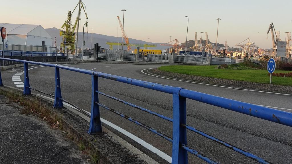 Barandilla en mal estado en la zona de la Paellera