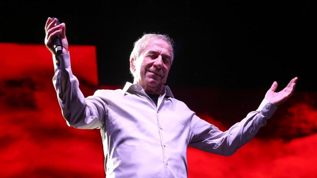 José Luis Perales durante un concierto en Toledo.