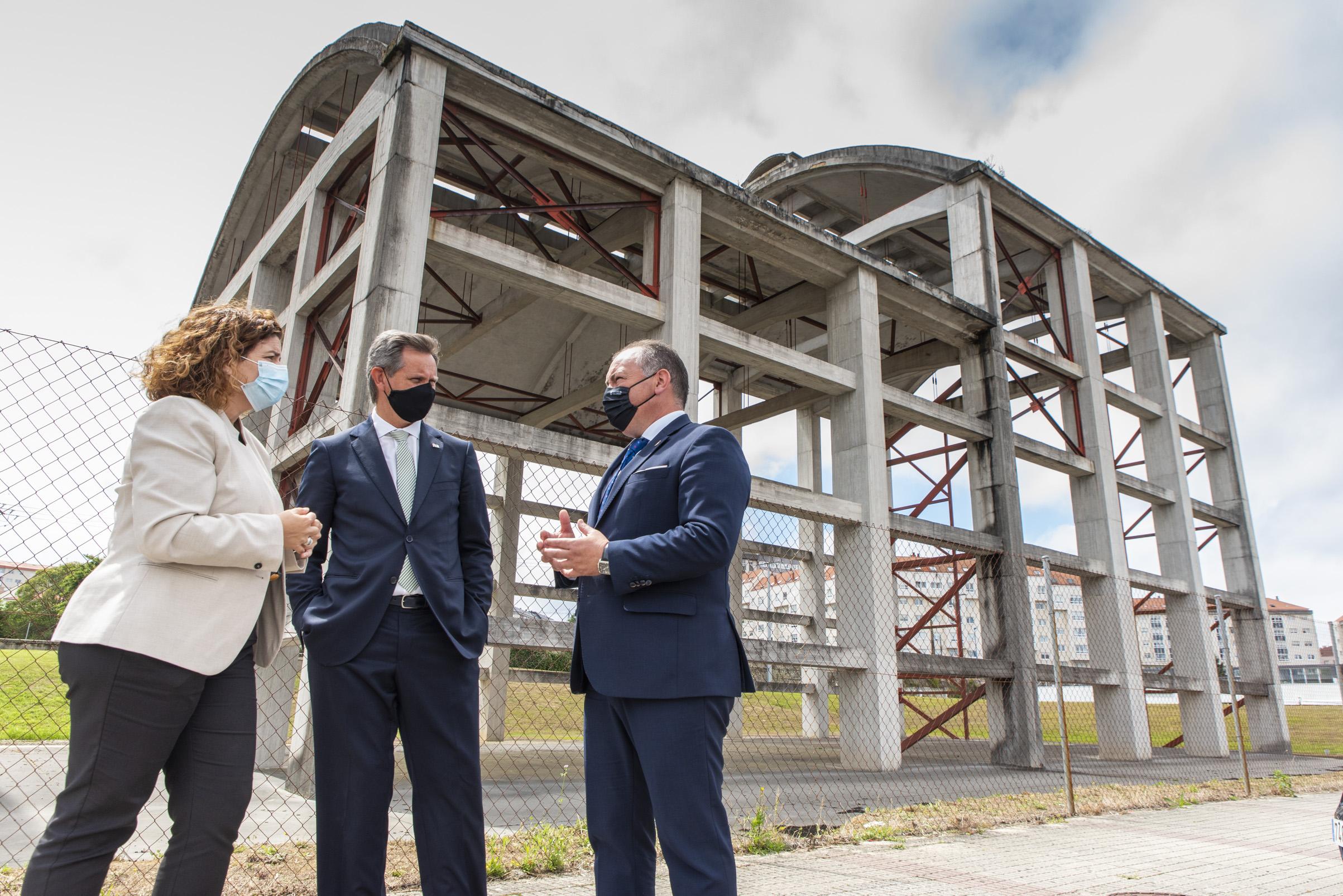 La subdelegada del Gobierno, María Rivas, el delegado, José Miñones y el alcalde de Culleredo, José Ramón Rioboo (Concello de Culleredo).