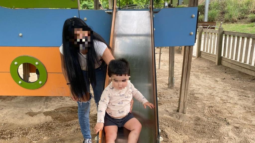 Una de las últimas fotos de Antonella con su hija, en Barcelona