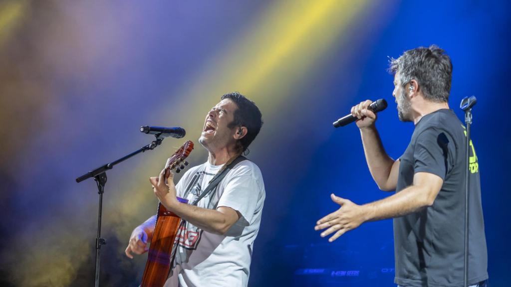 Estopa celebra sus 20 años en la música con un concierto incendiario en Starlite