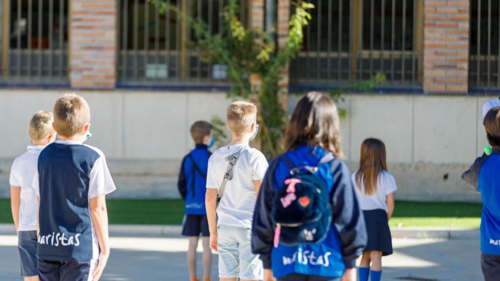 Alumnos colegio aulas