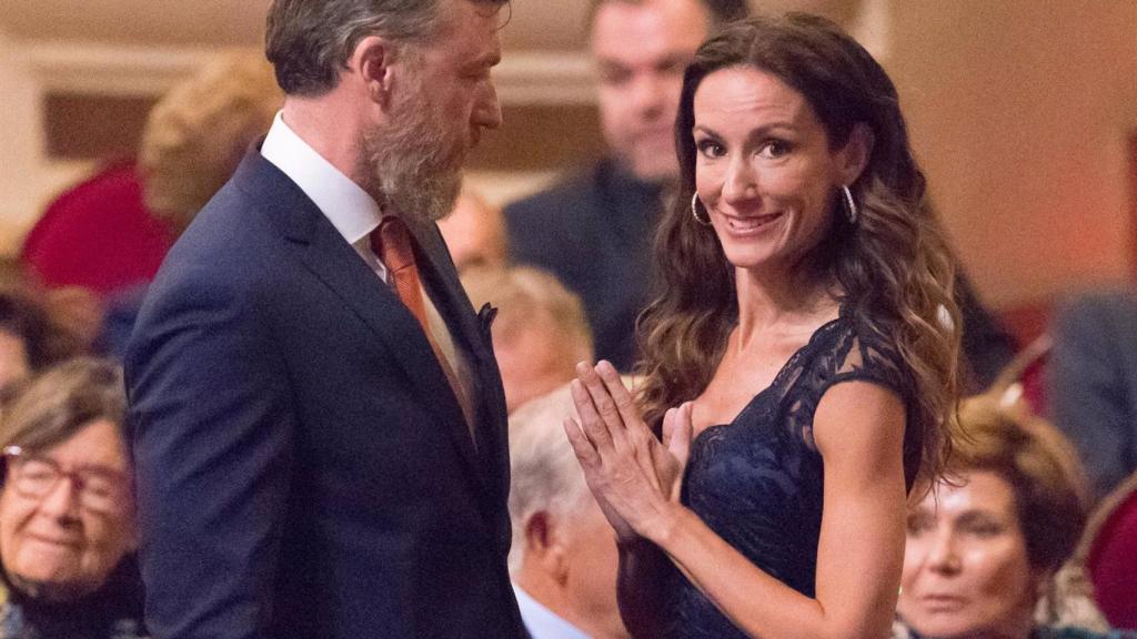 Telma Ortiz y Robert Gavin, durante los premios Princesa de Asturias en 2019.