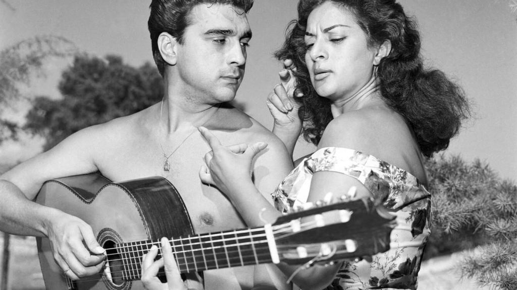 Lola Flores y Antonio González ‘El Pescaílla’ disfrutaron de grandes veranos en las playas de Málaga