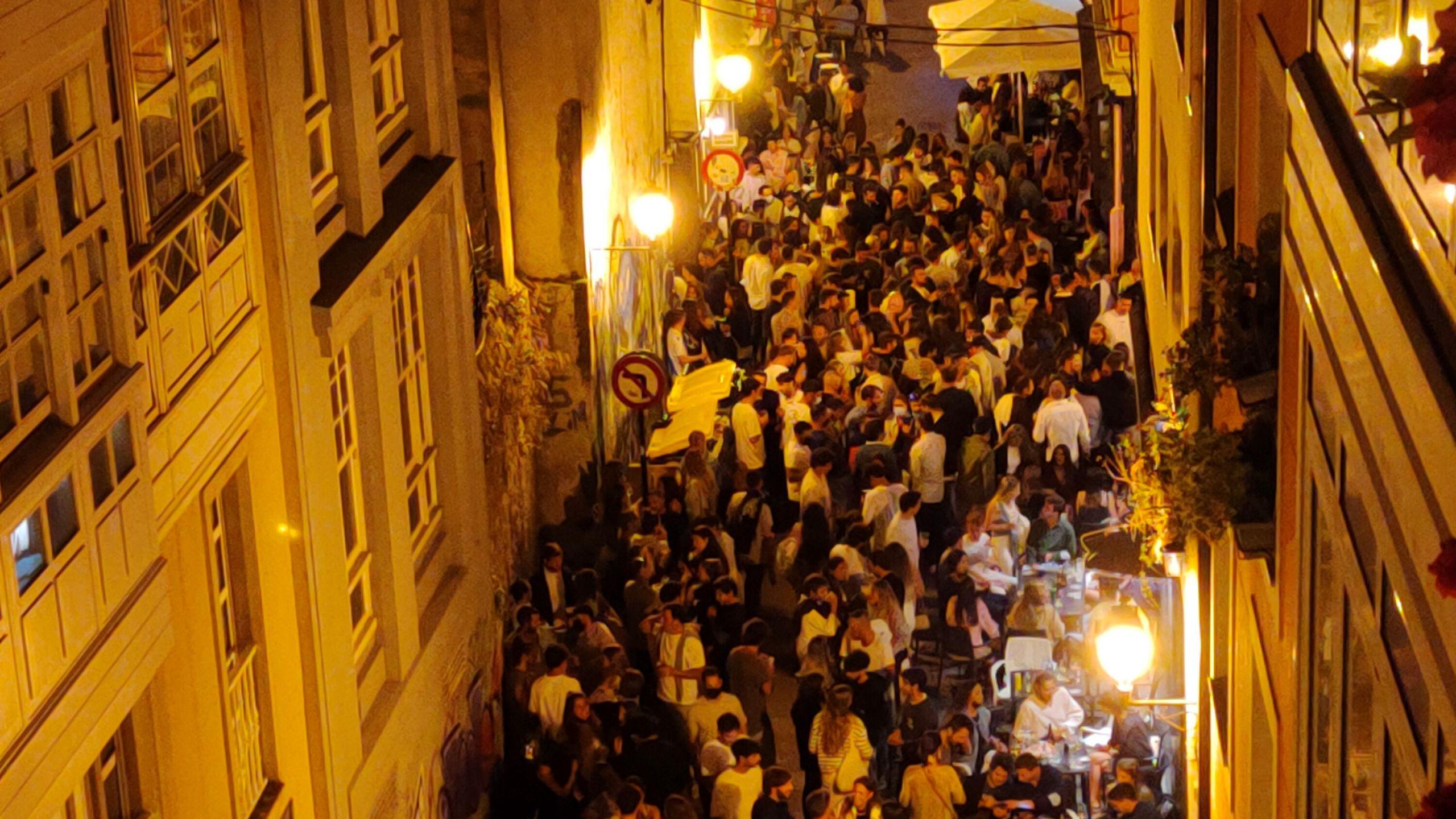 Aglomeraciones en la travesía de la Cormelana.