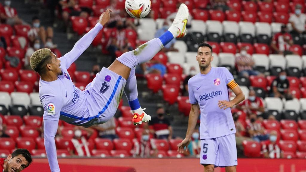 Araujo en un partido del Barça contra el Athletic