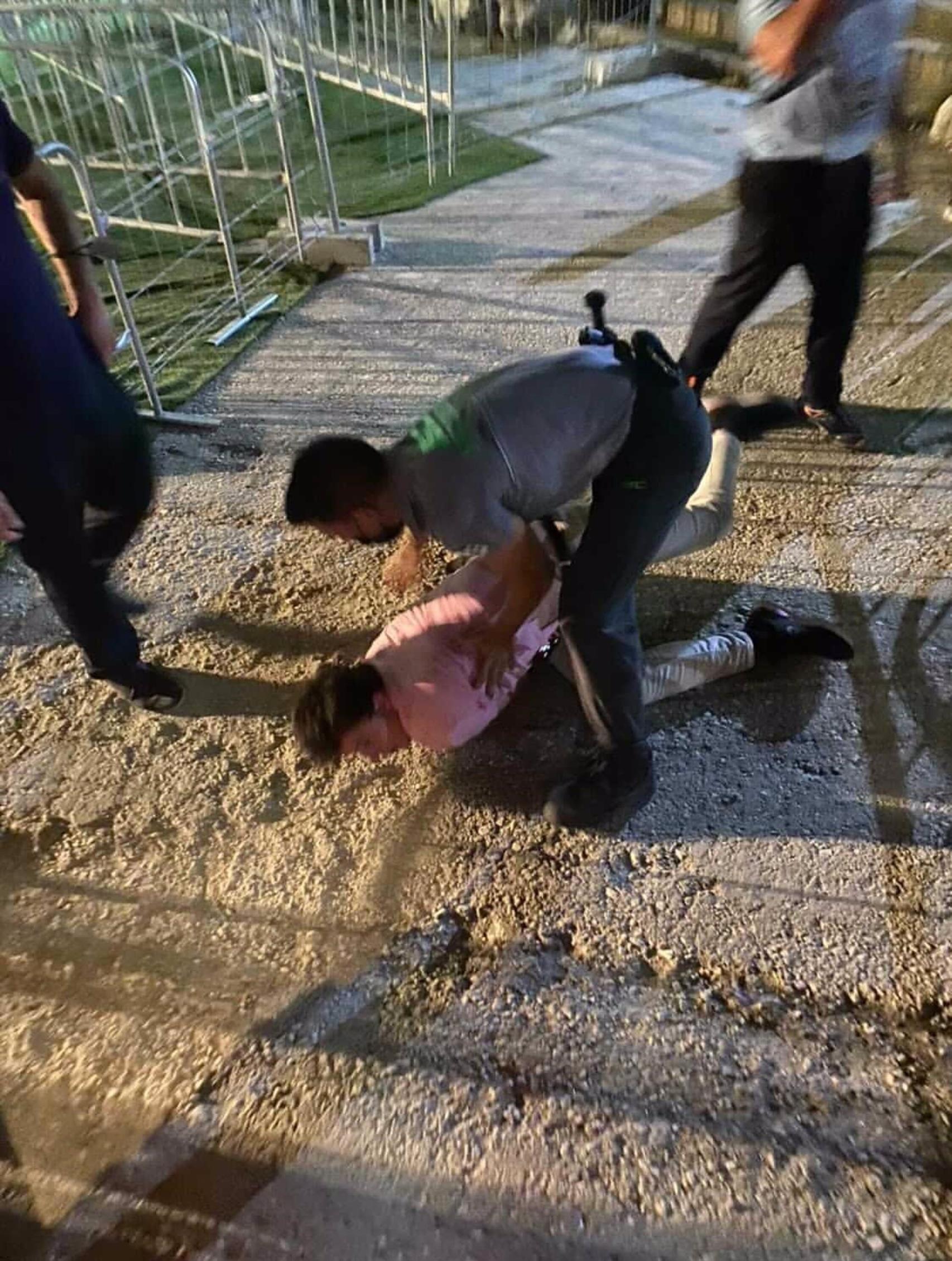 Momento de la agresión al pequeño Nicolás.