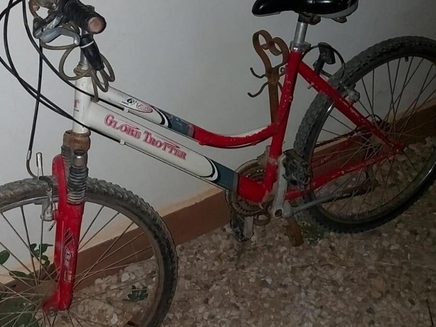 La bicicleta con la que Natalia fue a buscar a Juan Miguel a su casa.