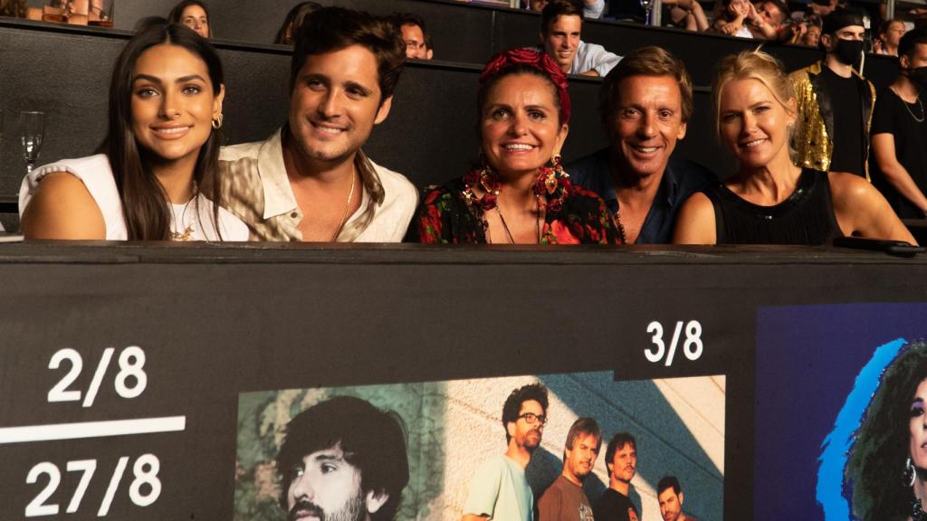 Renata Notni, Diego Boneta, Sandra García-Sanjuán, Alejandro Gravier y Valeria Mazza.