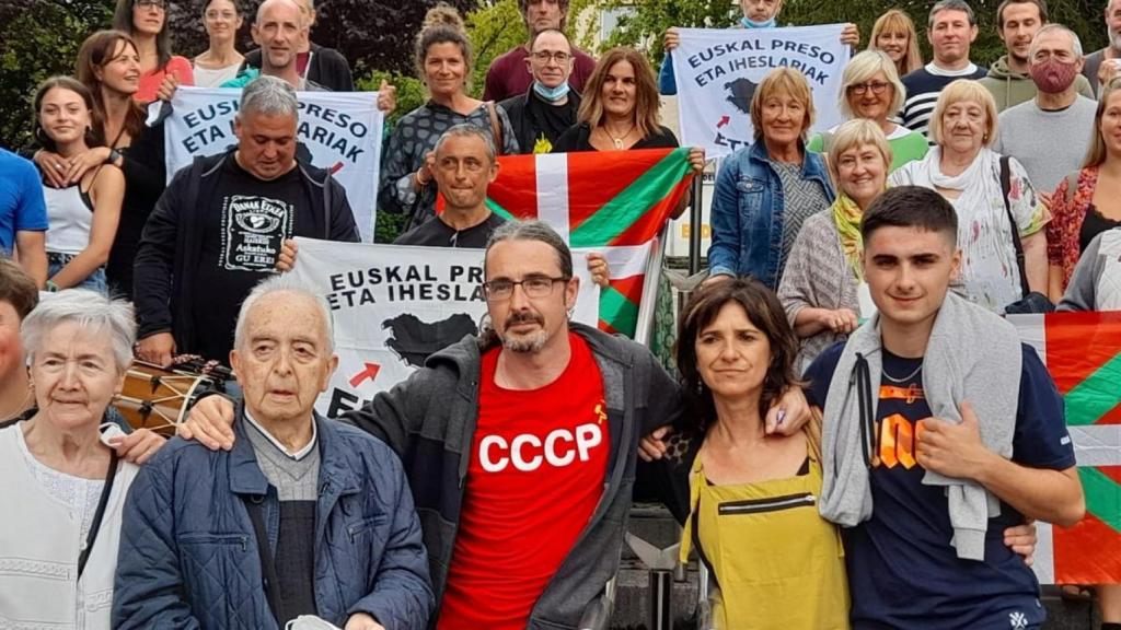 El último homenaje de ETA, la excarcelación de Agustín Almaraz Larrañaga. ASOCIACIÓN ETXERAT