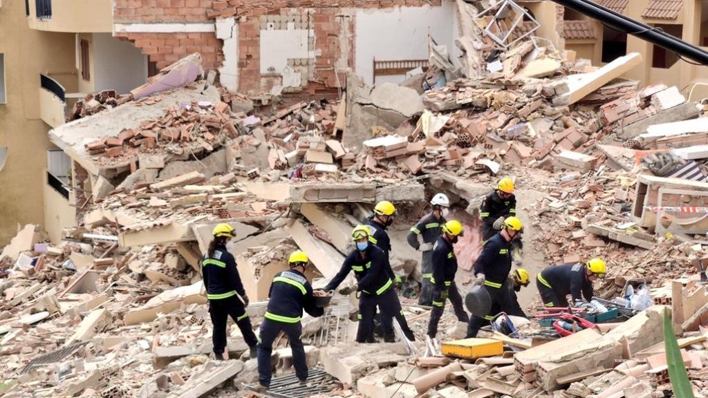 La tragedia golpea a la familia del derrumbe de Peñíscola: el padre logró escapar poco antes del colapso.