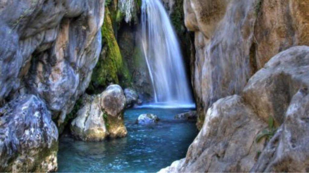 Las Fuentes del Algar son uno de los sitios más visitado de Callosa.