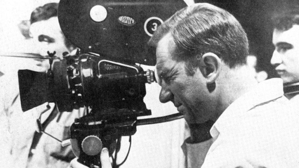 Fernán-Gómez-dirigiendo-una-toma-de-'La-vida-alrededor'