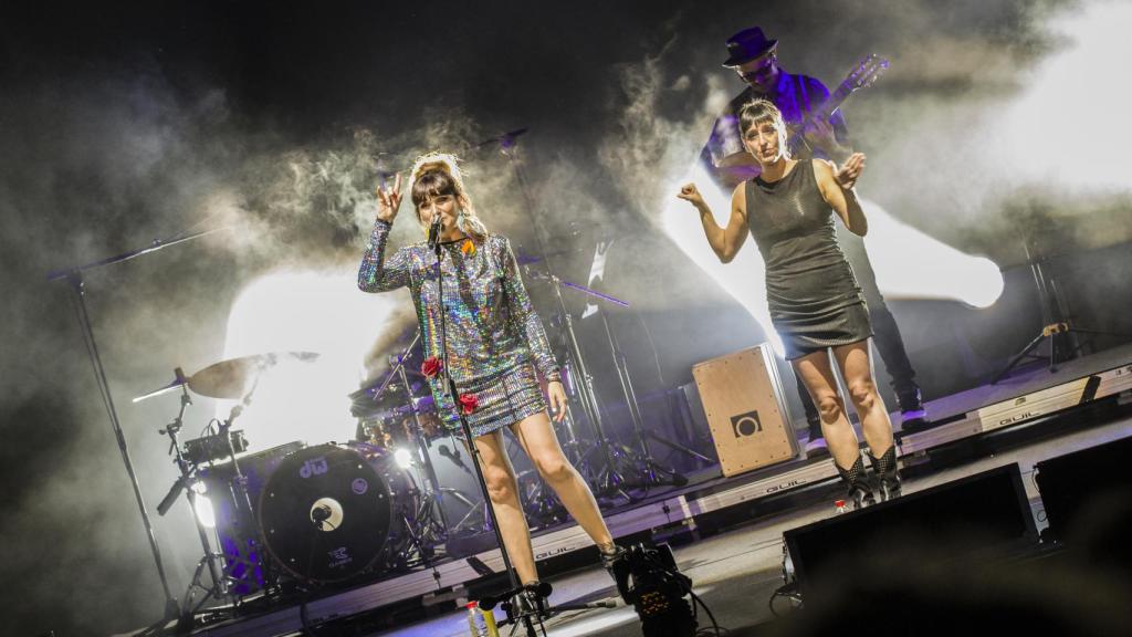 Un momento del concierto de Rozalén en Starlite Festival.